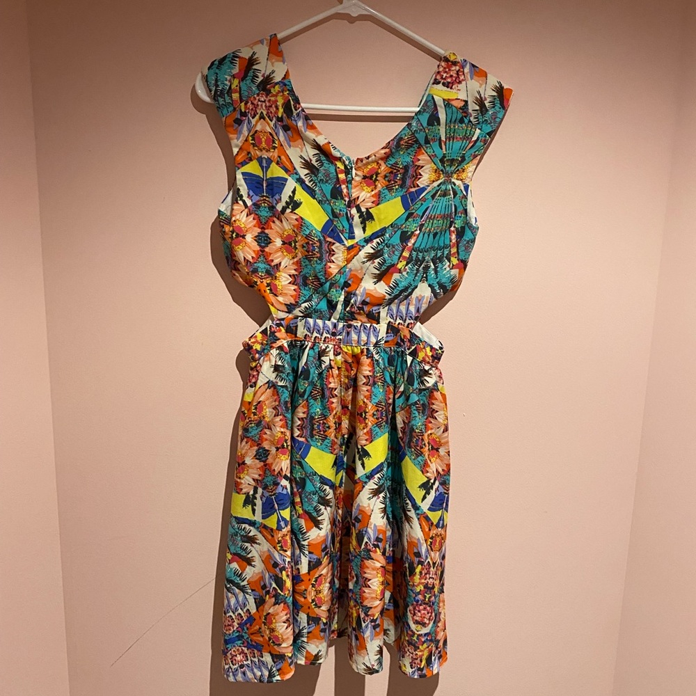 Forever 21 cutout dress - Picture 2 of 4